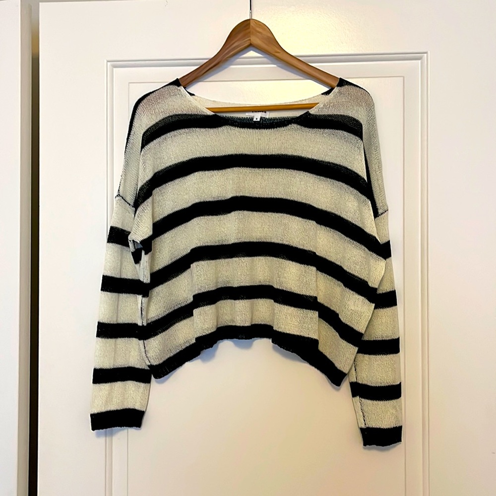Striped knit top in black and white